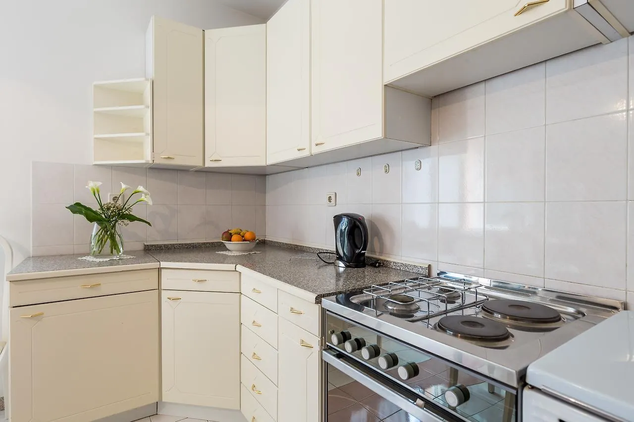 Rona Apartments Ani Icici