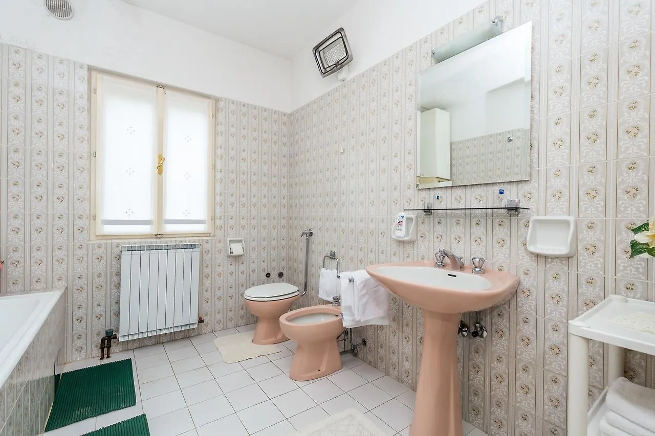 Rona Apartments Ani Icici 0*,  Croatia