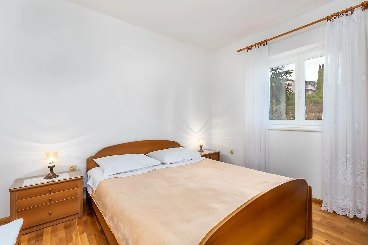 Rona Apartments Ani Ičići