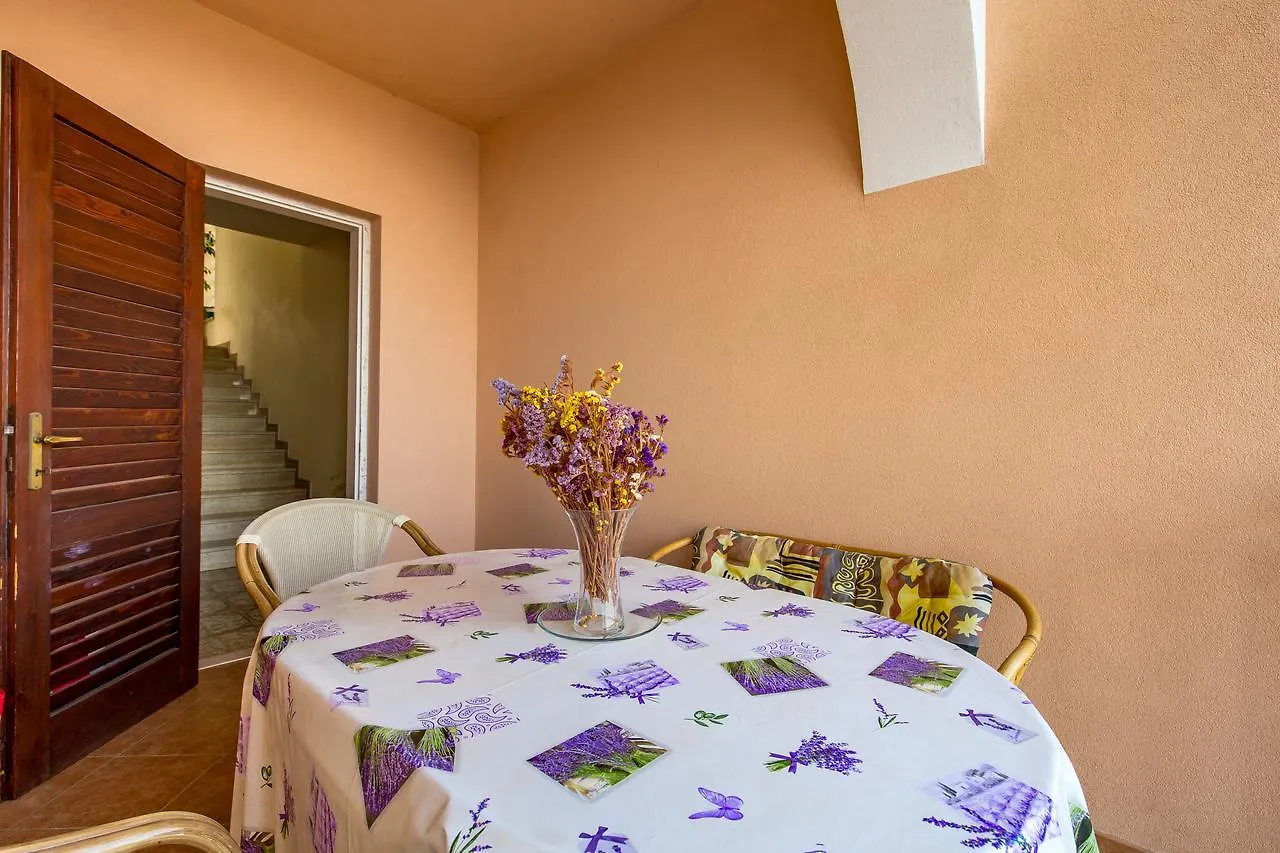Rona Apartments Ani Ičići 0*,  克罗地亚